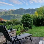 Ferienhaeuser Am Weissensee Mit Bergblick Nyaraló