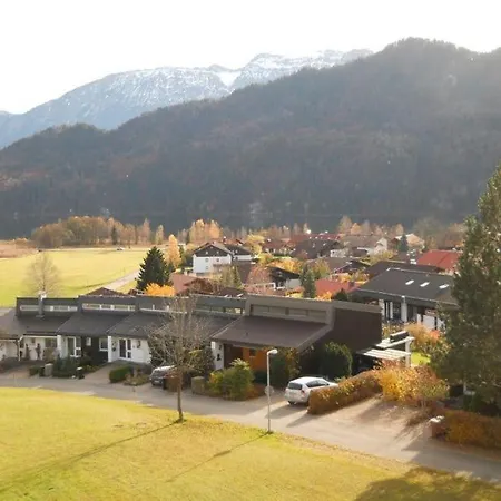 Ferienhaeuser Gemswandweg In Weissensee * Hafenegg