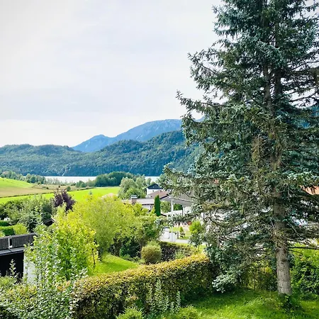 Ferienhaeuser Am Weissensee Mit Bergblick Hafenegg